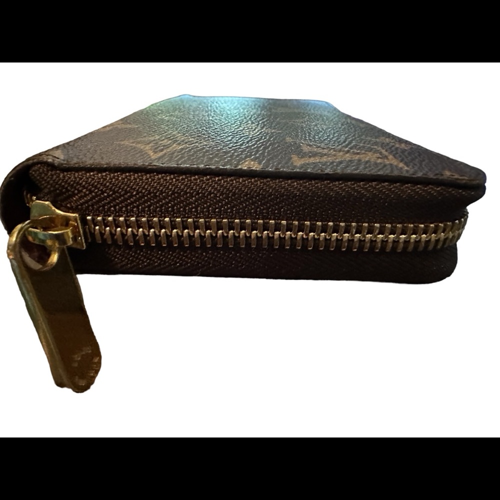 Authentic Louis Vuitton Zippy Fuchsia Wallet